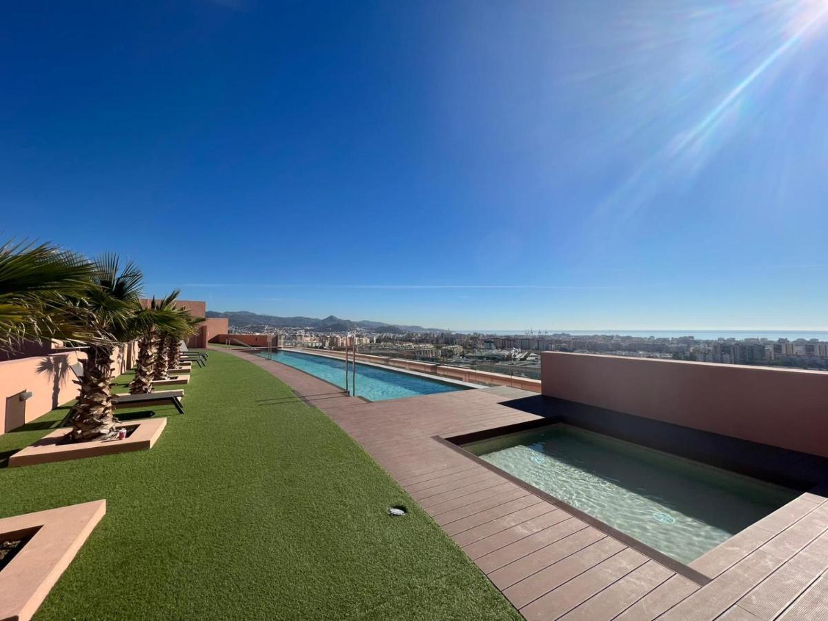 Sky Garden & Seasonal Pool Views By Ele Apartments Málaga Kültér fotó